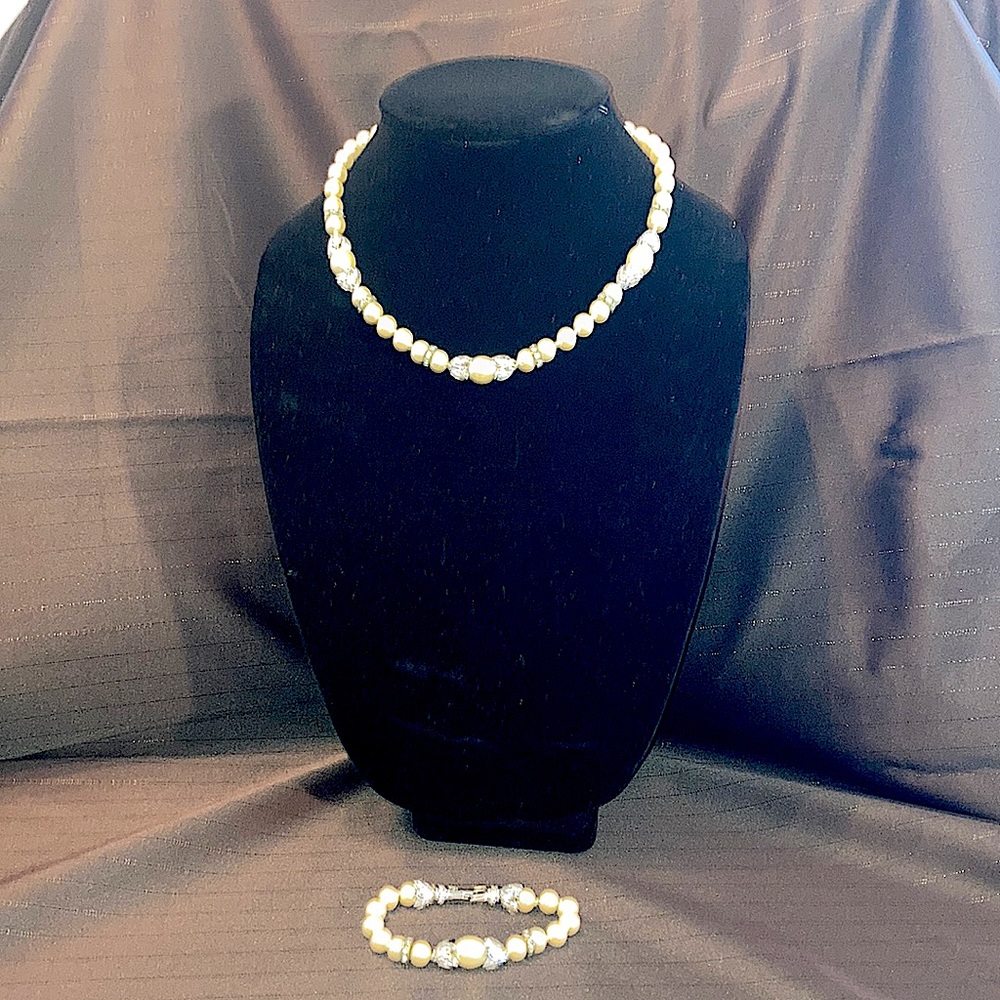 Pearl and rhinestone choker necklace and bracelet set